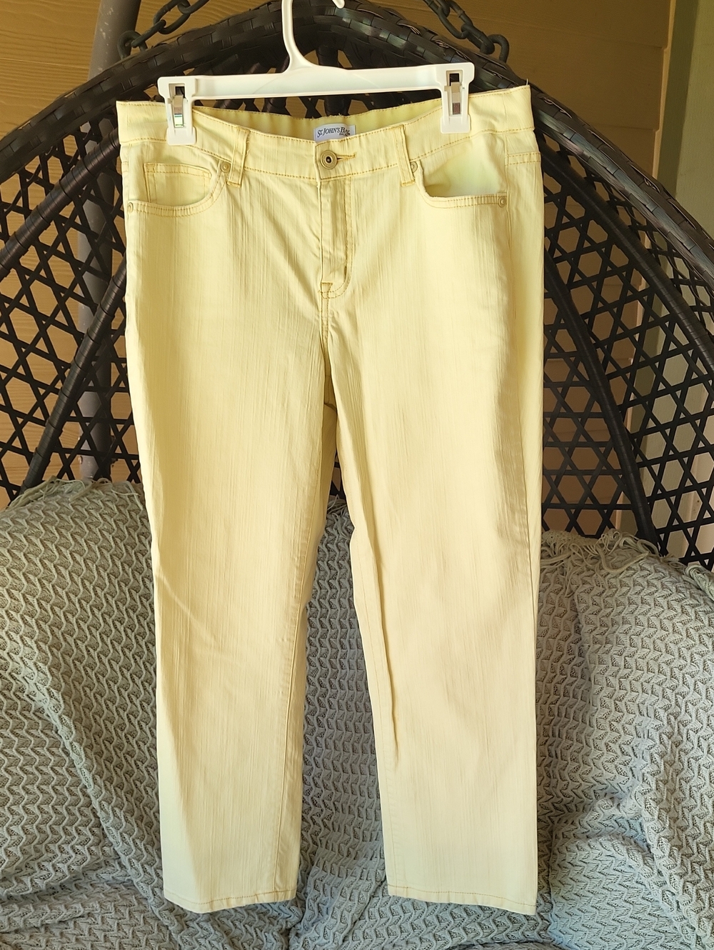 💛 Pastel Yellow Capri Jeans